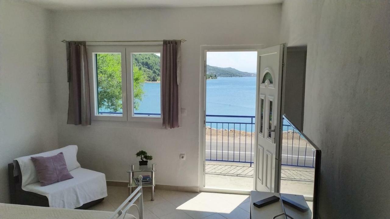 Studio Apartment Luce Marina Exterior photo
